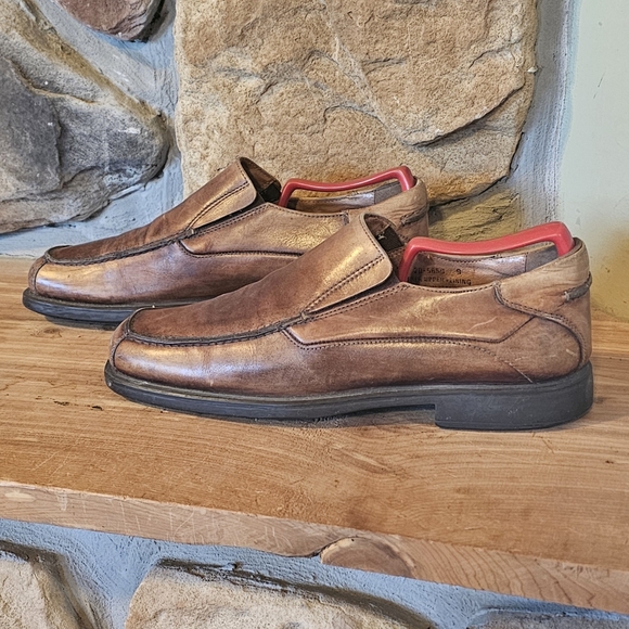 Johnston & Murphy Other - Johnston & Murphy MENS SHOES SIZE 9 Brown Leather Loafers Slip On Made In Italy